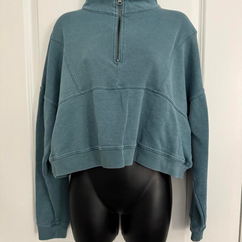Unbranded Women's Blue and Green Sweatshirt